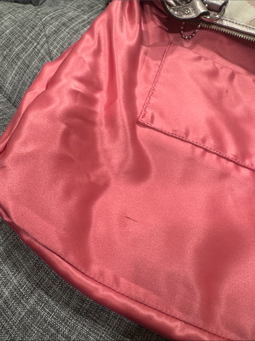 Coach Bag  Daisy Glitter Sparkle Outline Tan Pink Signature Emma Tote EUC - Picture 16 of 17
